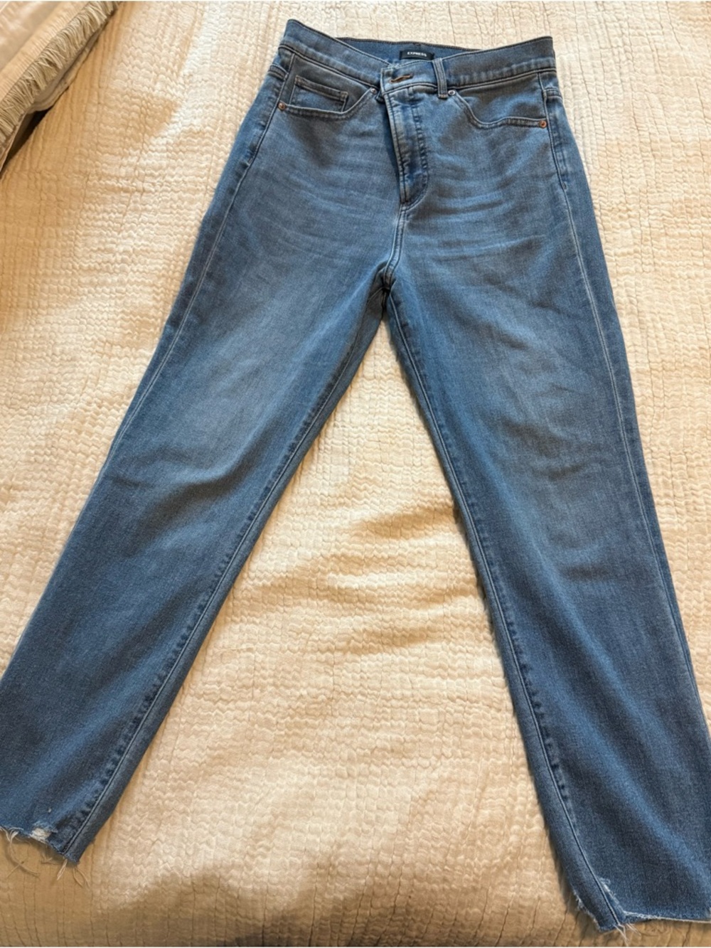 Express Straight-Leg Women’s Jeans in Medium Blue Wash